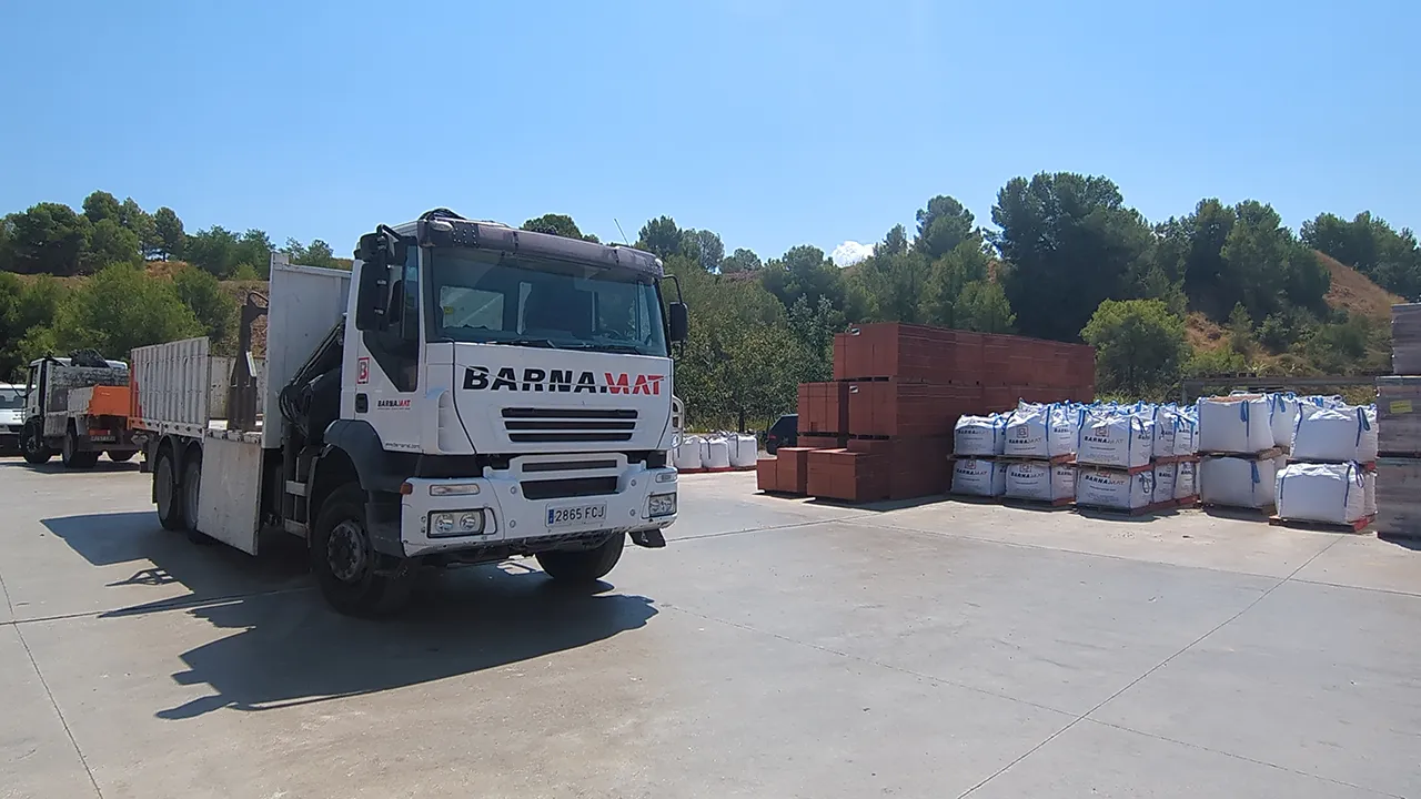 Flota de camions grua Barnamat